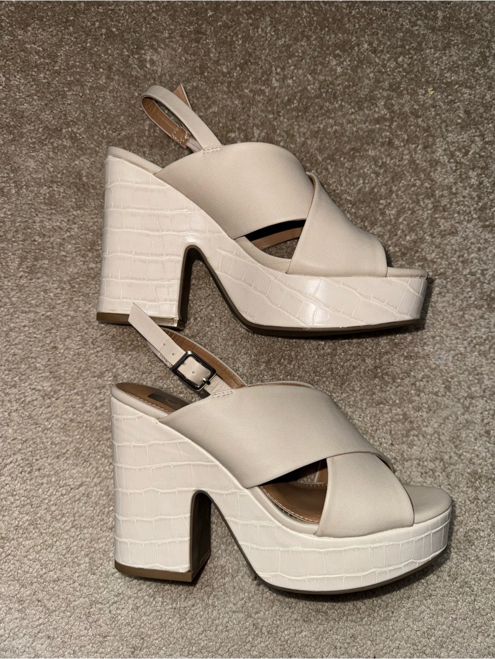 DV by Dolce Vita Cypress Wedge Sandals